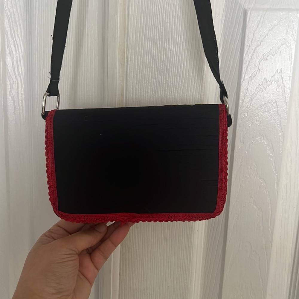 Embroidered Purse - Picture 5 of 9